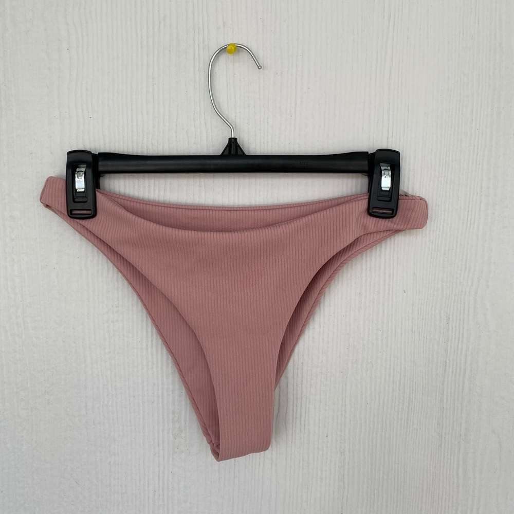 Super cute suede pink bottoms